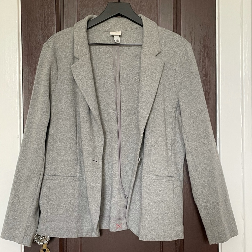 NWOT Gray soft suit jacket / one-button blazer